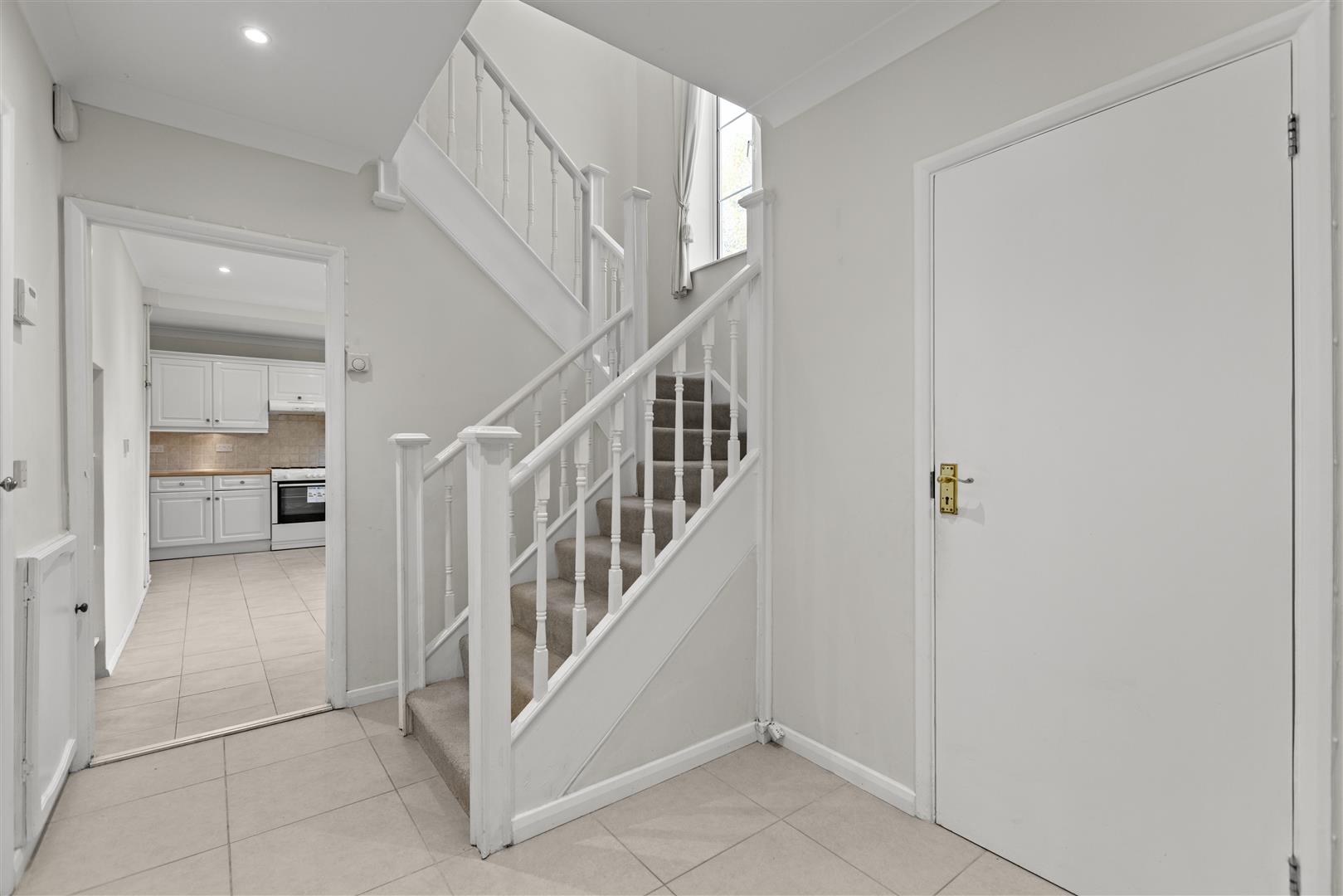 Woodlands Close, Ascot